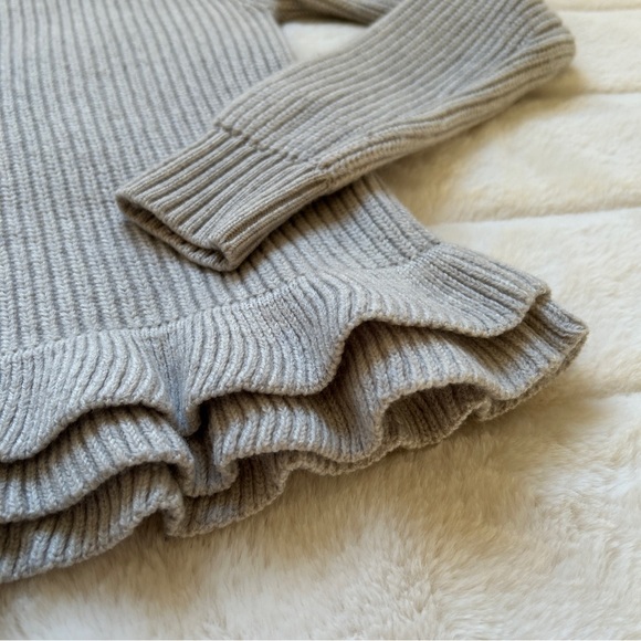 Aritzia Wilfred 100% Merino Wool Grey Long Sleeve Ruffle Sweater - Picture 4 of 7